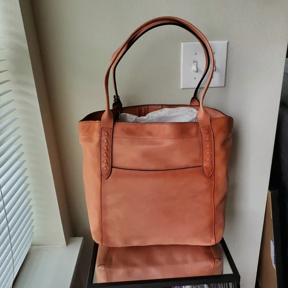 FRYE women's shoulder/handheld purse - Picture 2 of 7